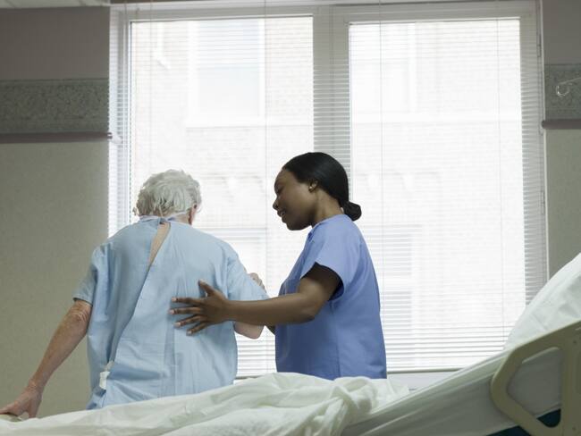 ¿Quiénes cuidan a la población vulnerable del COVID-19?