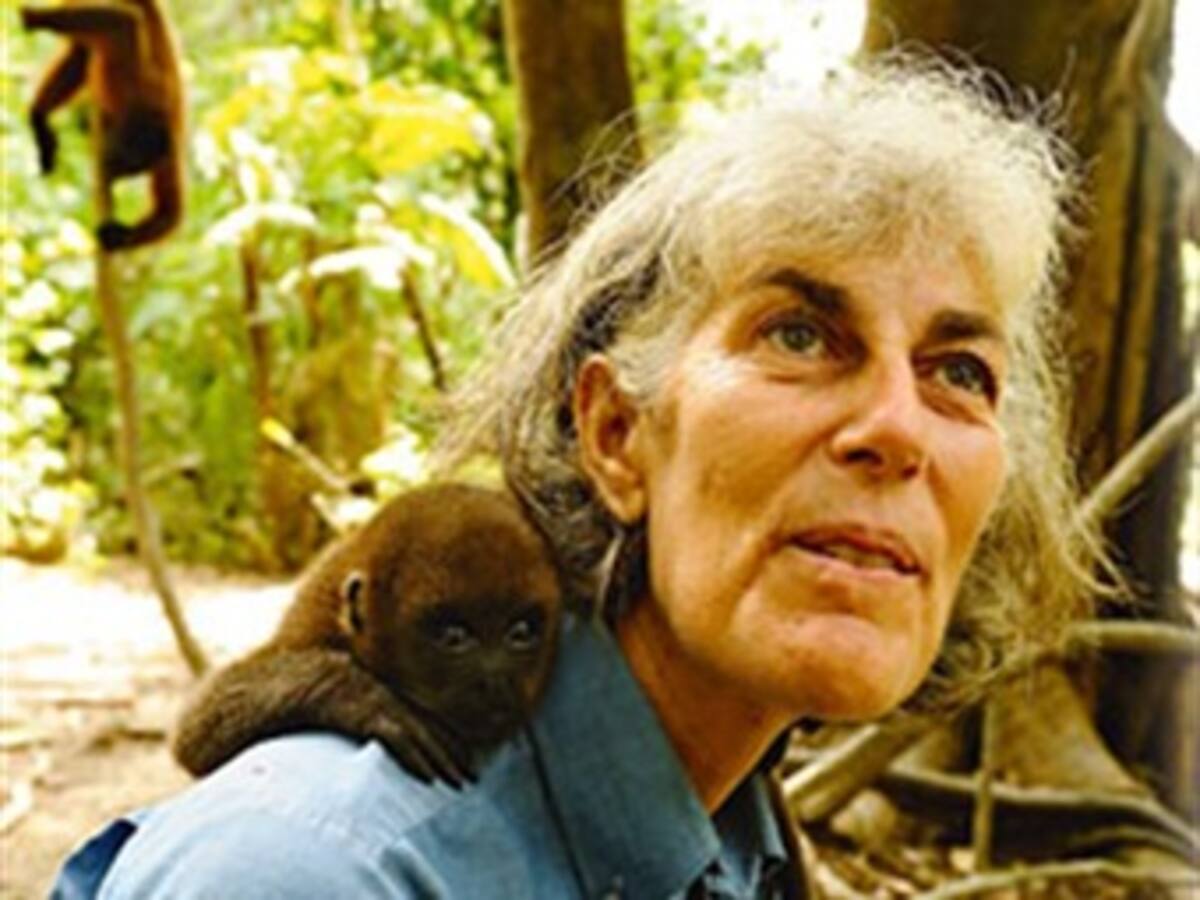 Sara Bennett desde el Amazonas trabajando por los animales