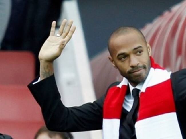 Henry abandona al Arsenal en un momento difícil para el equipo inglés