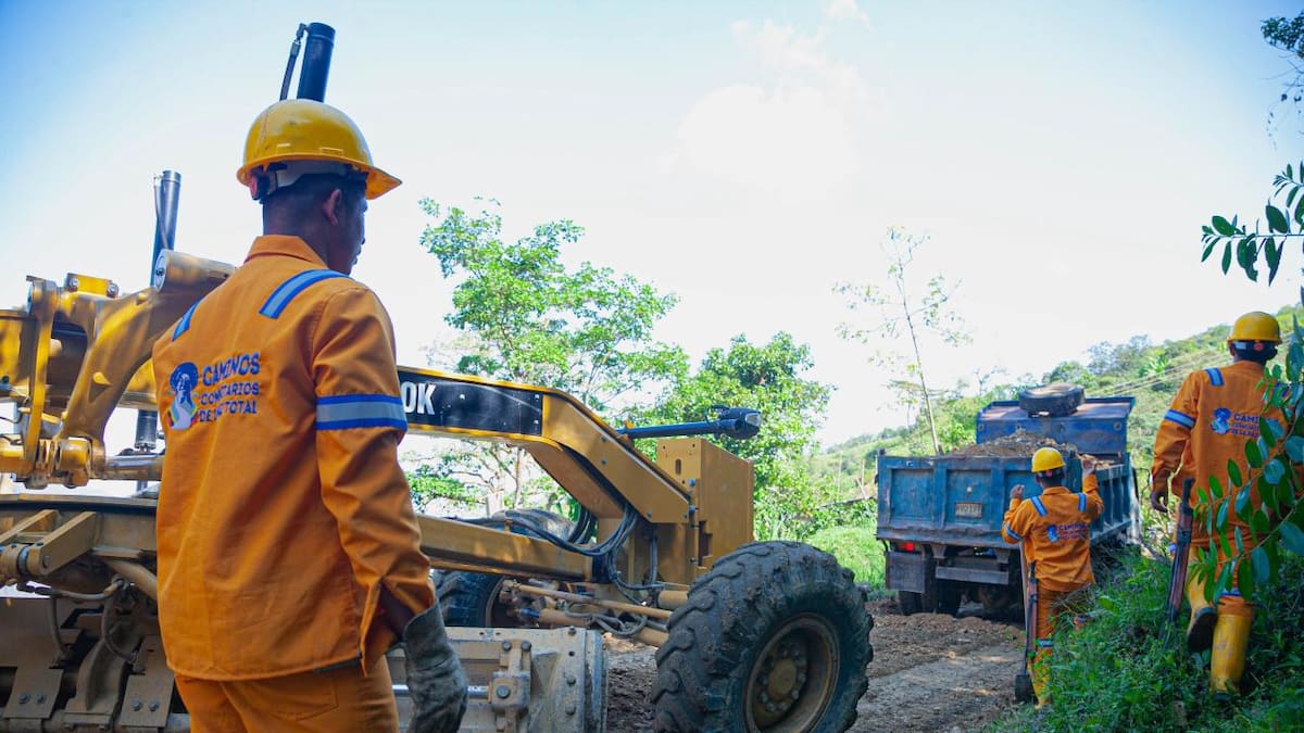 Mintransporte asegura que Caminos Comunitarios de la Paz completó el 76% de sus proyectos