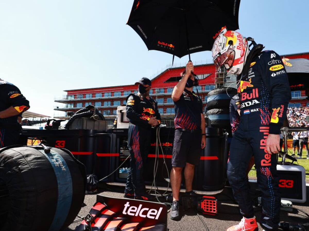 Red Bull pide una revisión oficial de la sanción a Hamilton en Gran Bretaña