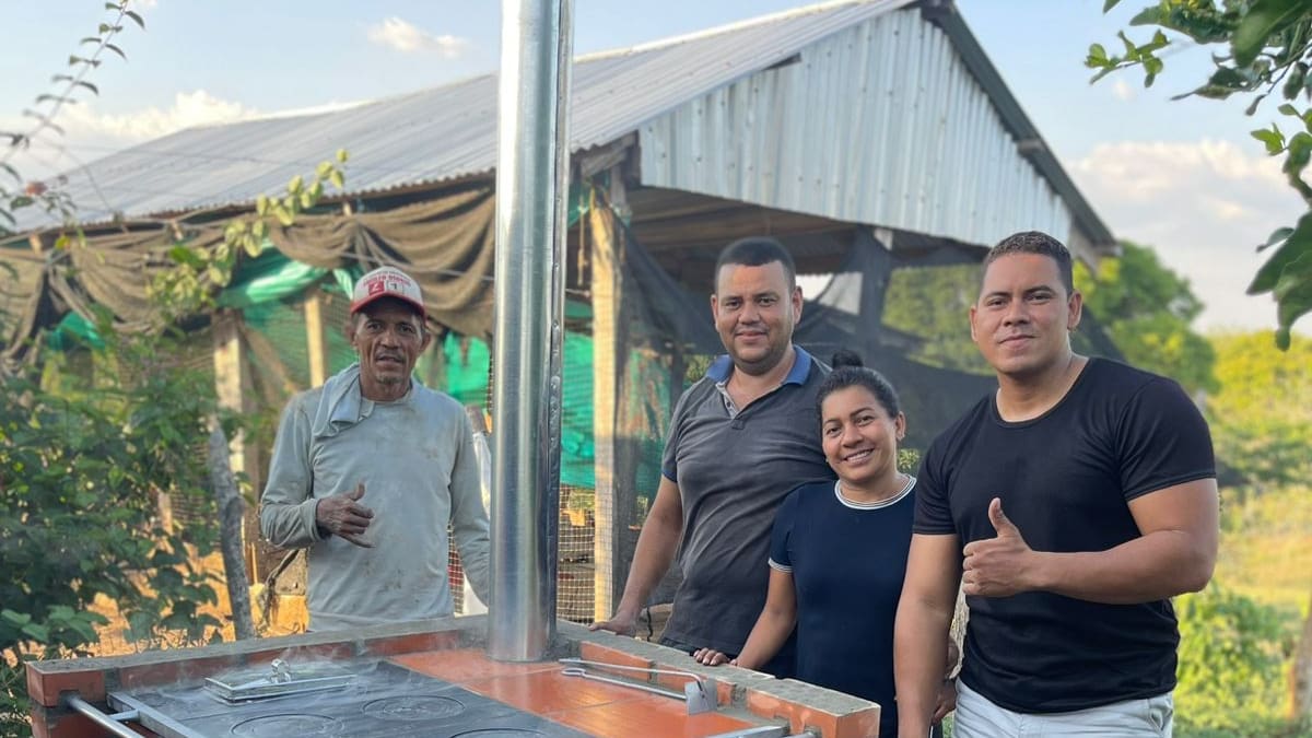 Estufas ecoeficientes transforman la vida rural y reducen impacto ambiental en Ariguaní, Magdalena