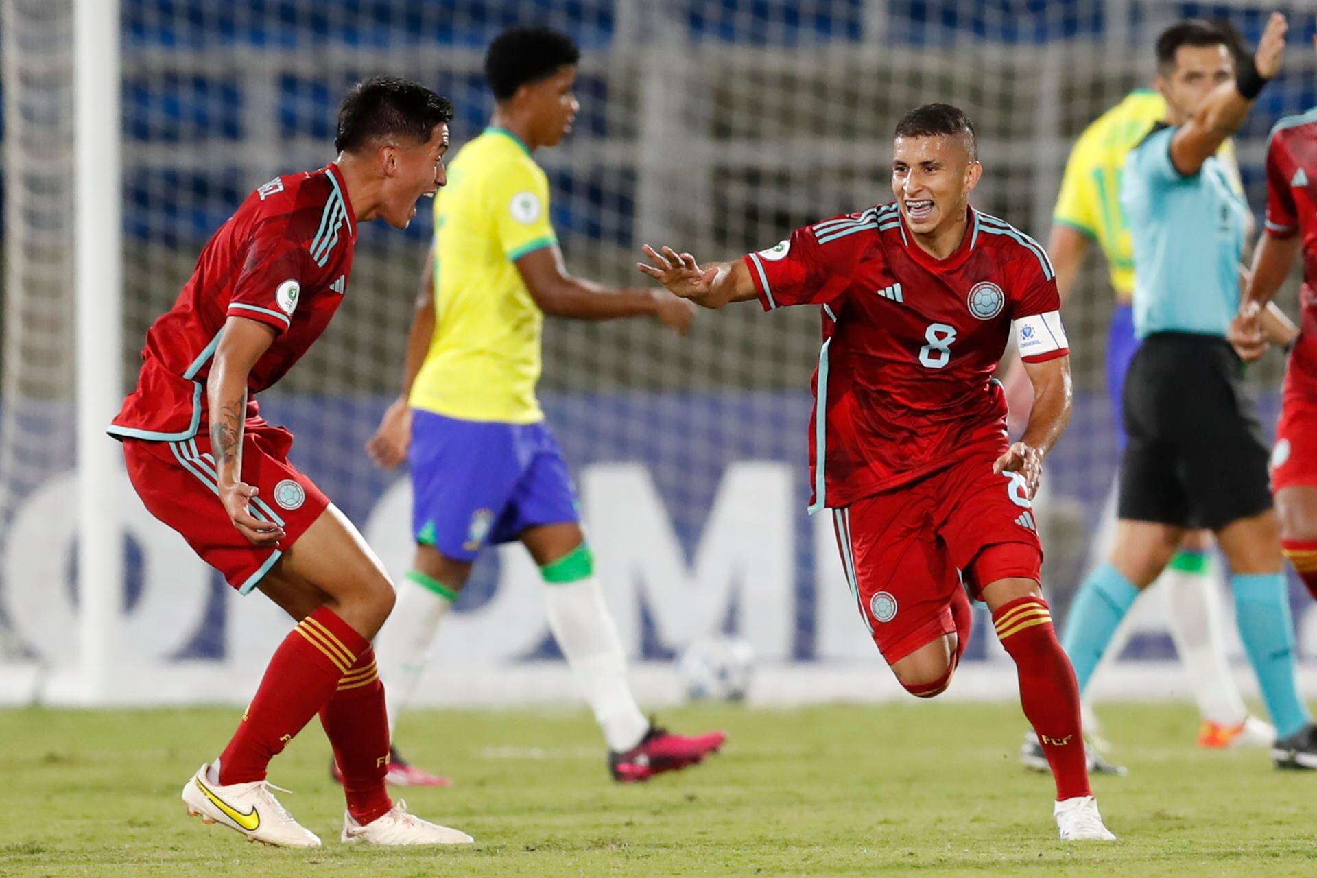 Gustavo Puerta festeja su golazo ante Brasil / EFE - Ernesto Guzmán Jr.