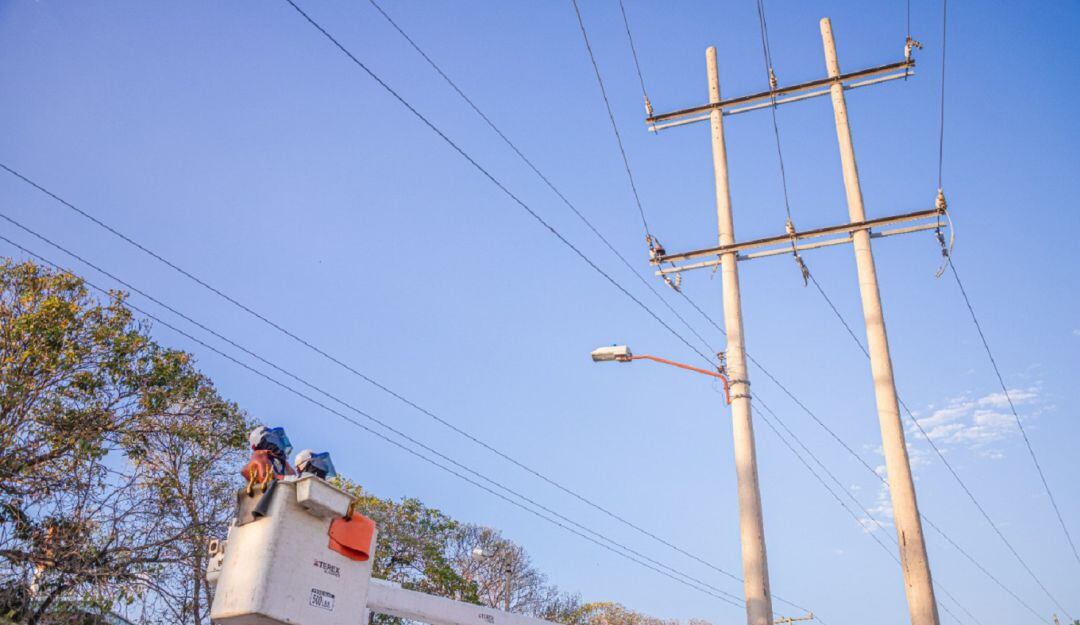 La empresa asegura que reparar y renovar la infraestructura deteriorada para mejorar la prestación del servicio