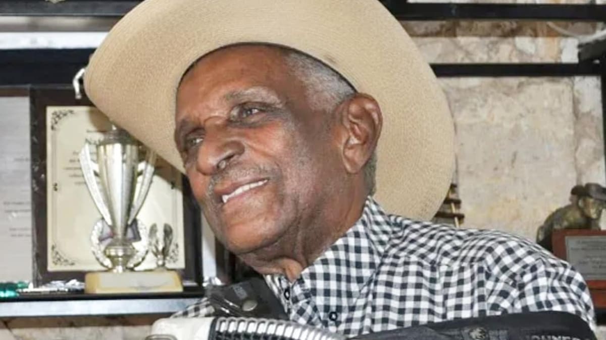 Murió el rey del vallenato Náfer Durán a los 94 años en Valledupar