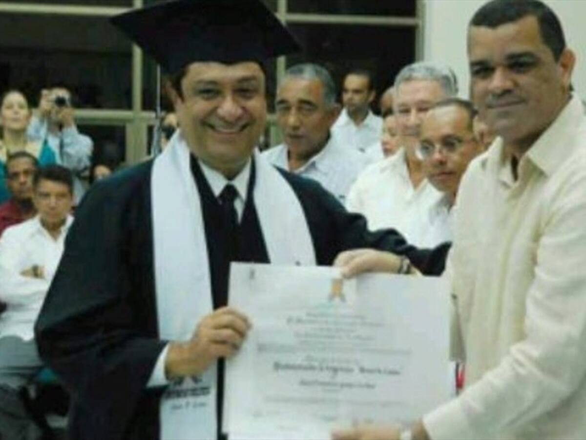 Revocan título de Honoris Causa otorgado a Kiko Gómez