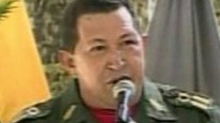 Hugo Chávez dice que duplicará los batallones de tanques ante 'amenazas' de invasión