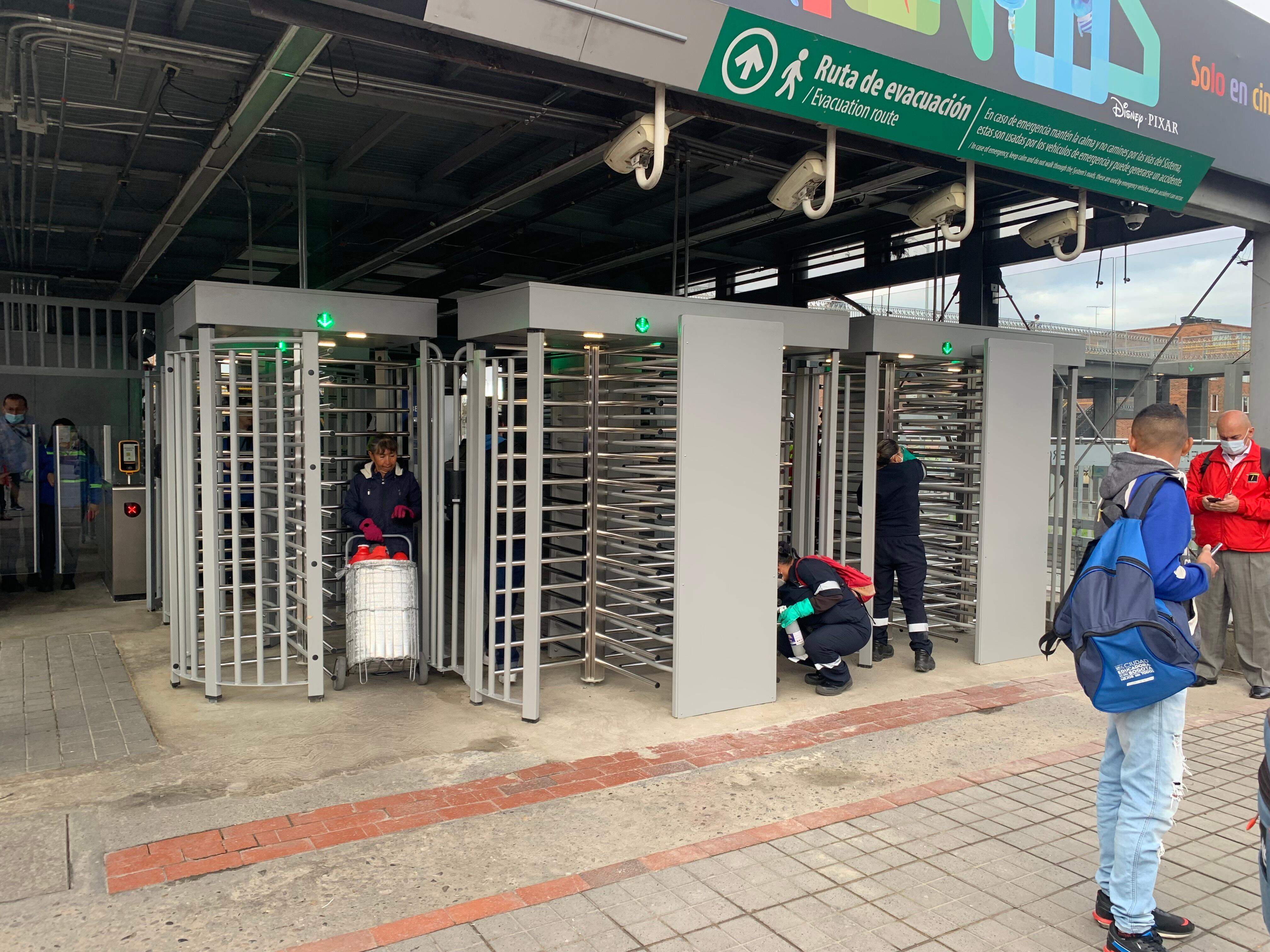 Torniquetes Piso a Techo