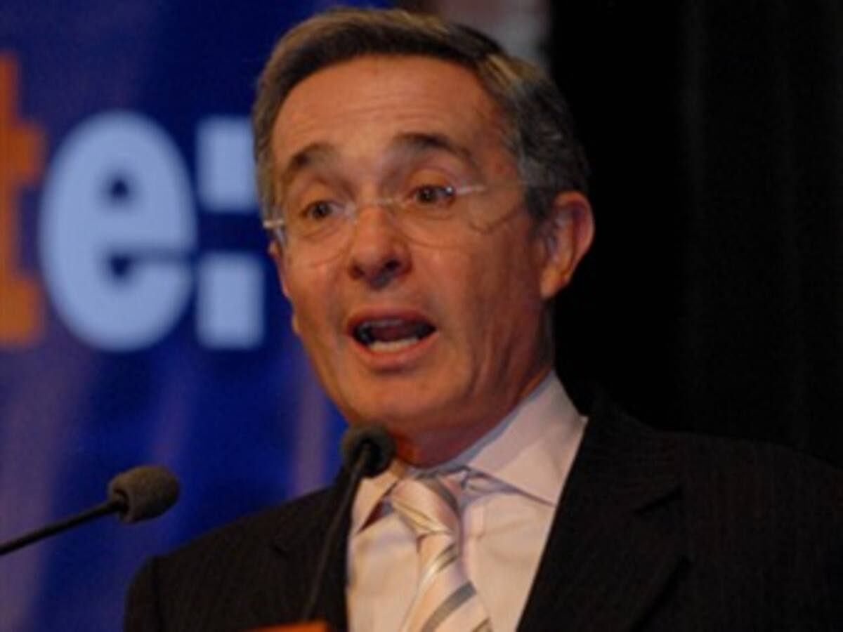 Uribe no sabe cuánto vale un pasaje de Transmilenio ni una bolsa de leche
