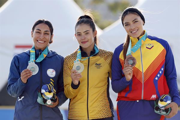 Gabriela Rueda con su medalla de oro // EFE