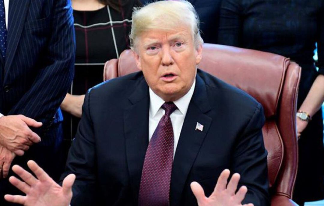 Donald Trump es confundido con un pene