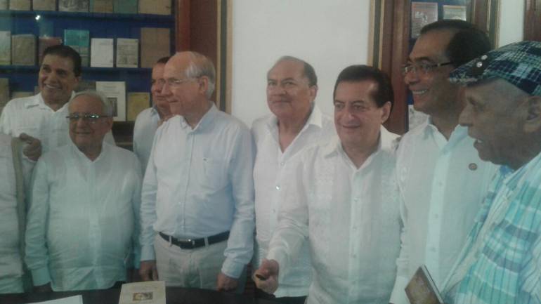 Asistentes a la firma de constitución de la Academia de Estudios del Caribe de la Universidad Simón Bolívar.