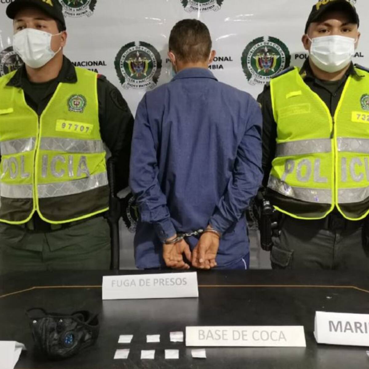 Ocultaba droga en el tapabocas para su presunta distribución