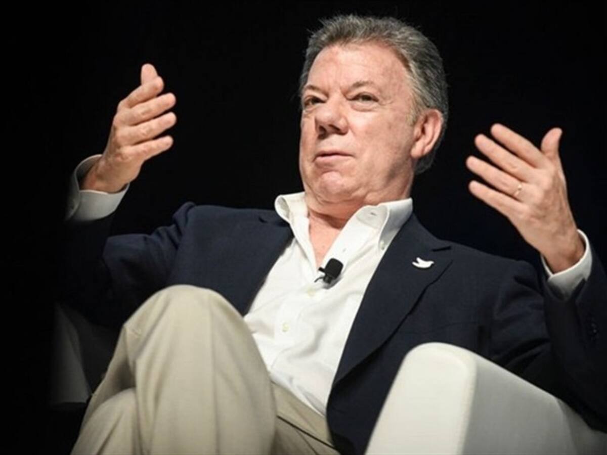 Santos cuestionó que "obligaran" a opositores a posesionarse ante Asamblea Constituyente