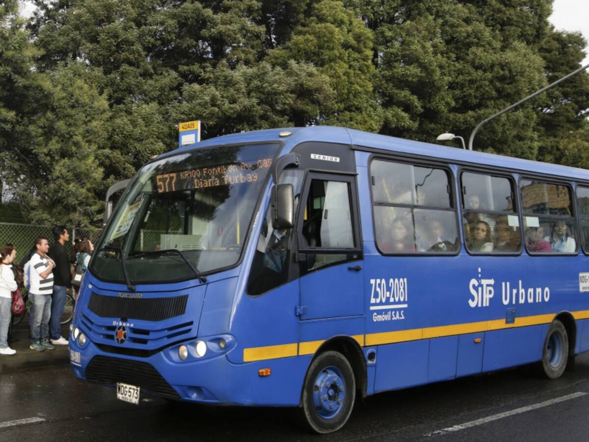 Criticas al carril preferencial para SITP en Bogotá