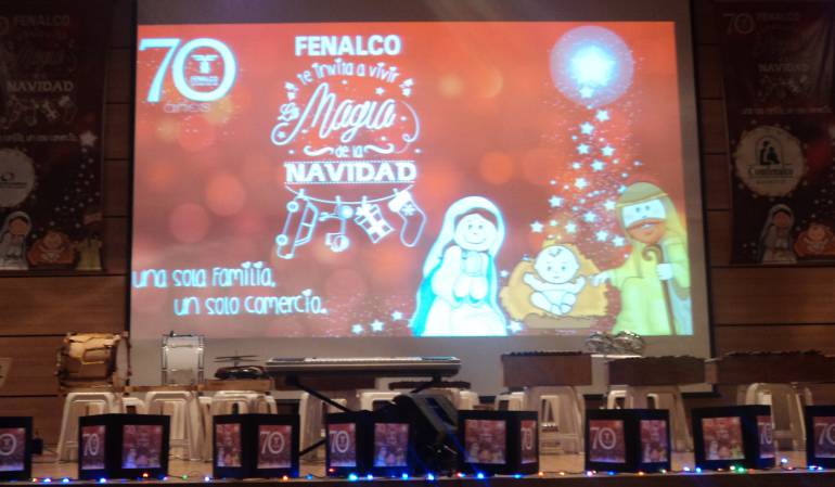 Se rifirá un carro y una moto durante la campaña.