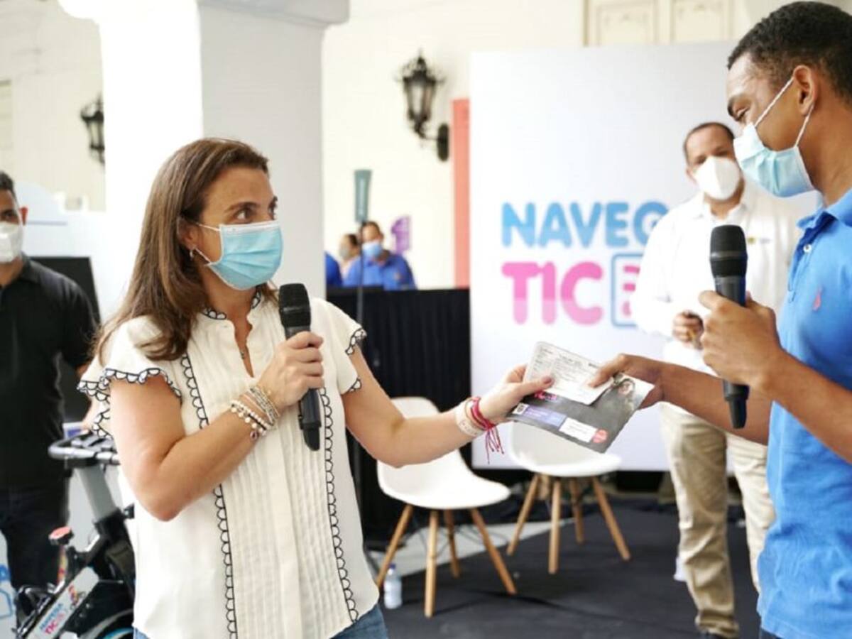 Entregaron 20.000 sim cards para fortalecer educación en Bolívar