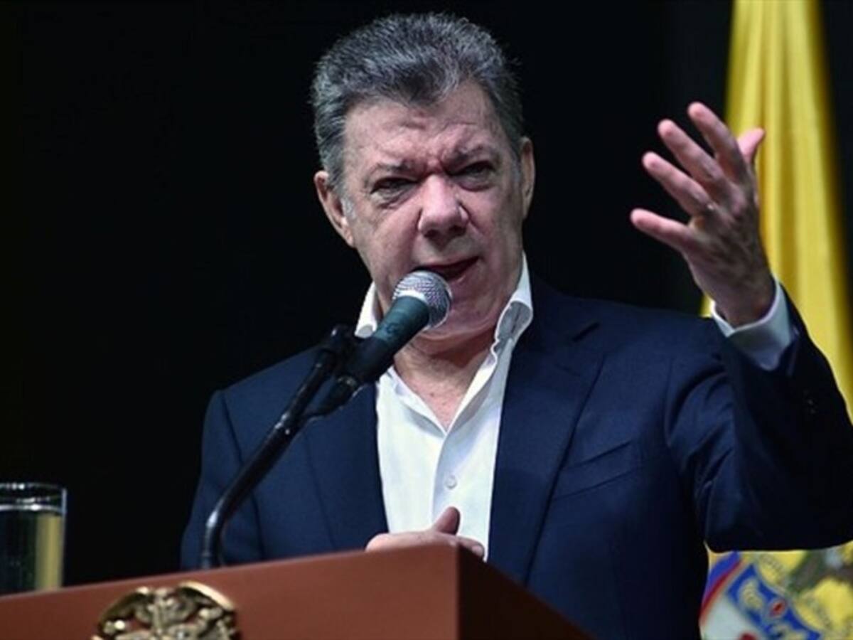 Santos defiende que magistrados de la JEP sean expertos en derechos humanos