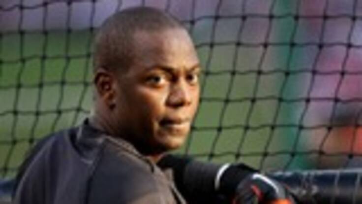 Edgar Rentería aún no define su futuro en Grandes Ligas. El barranquillero estudia una oferta de los Gigantes