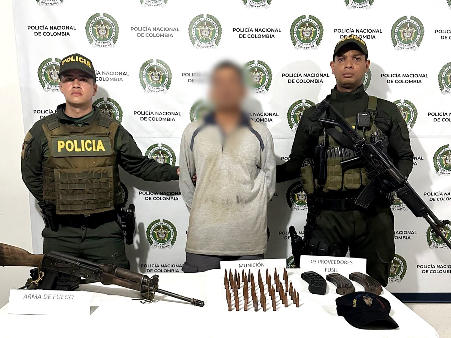 Capturado cuando estaba de fiesta con un fusil- foto policía Antioquia