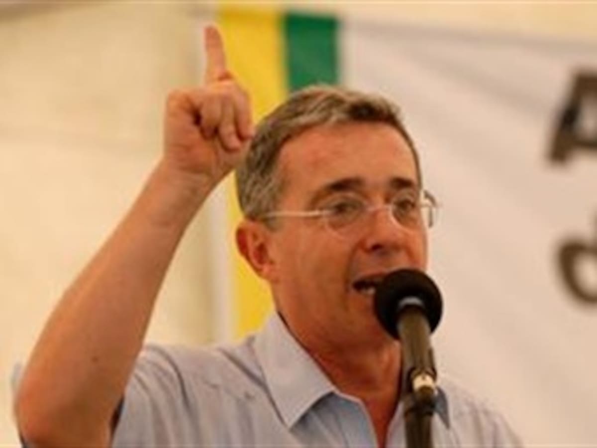 Uribe denuncia que cabecillas de las Farc y el ELN se esconden en el exterior