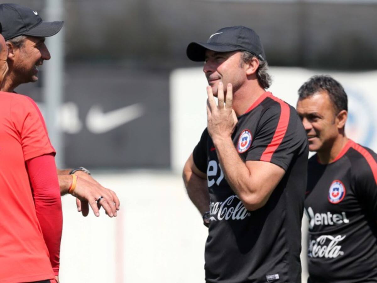 Chile, sin una de sus principales figuras, arriba a Barranquilla para enfrentar a Colombia