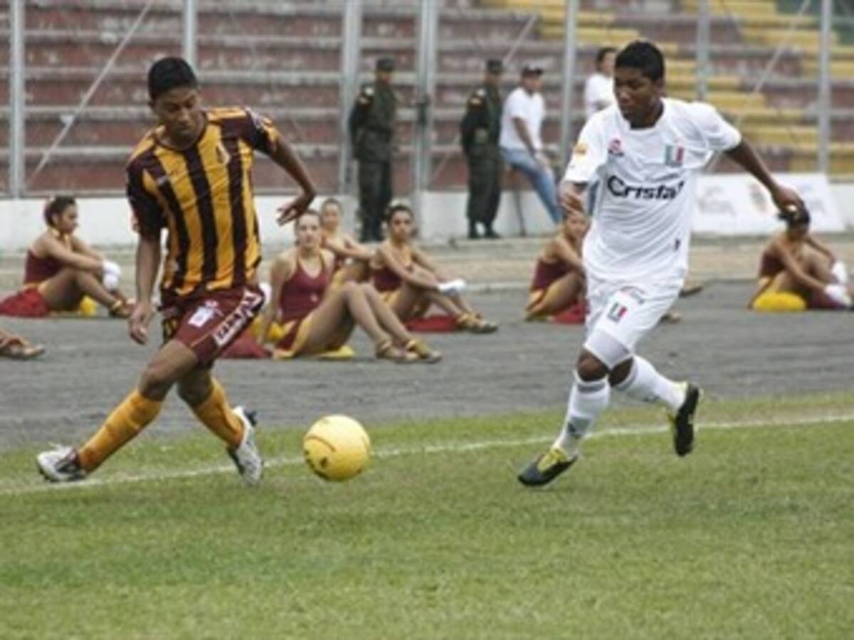 Deportes Tolima y Once Caldas inician este miércoles su camino al título del fútbol colombiano