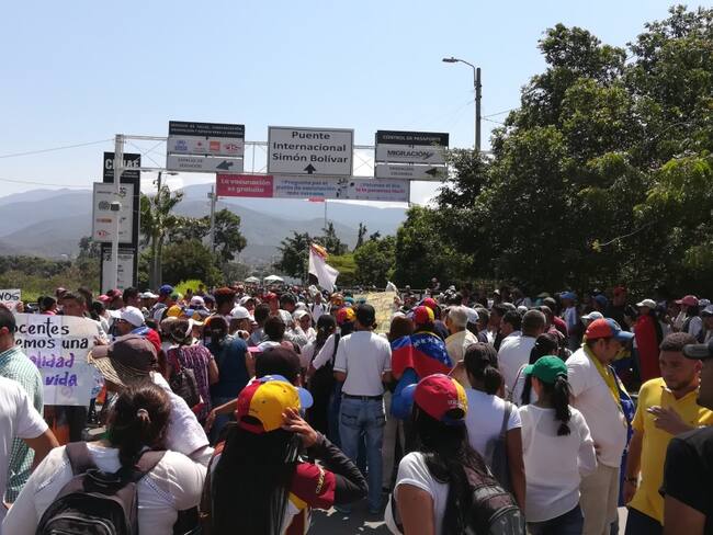 Venezolanos ingresando a Colombia