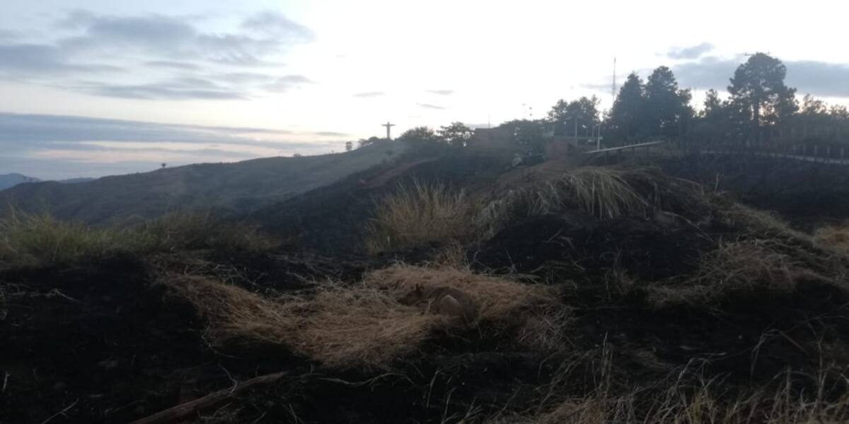 Cerro de Cristo Rey, luego del incendio forestal