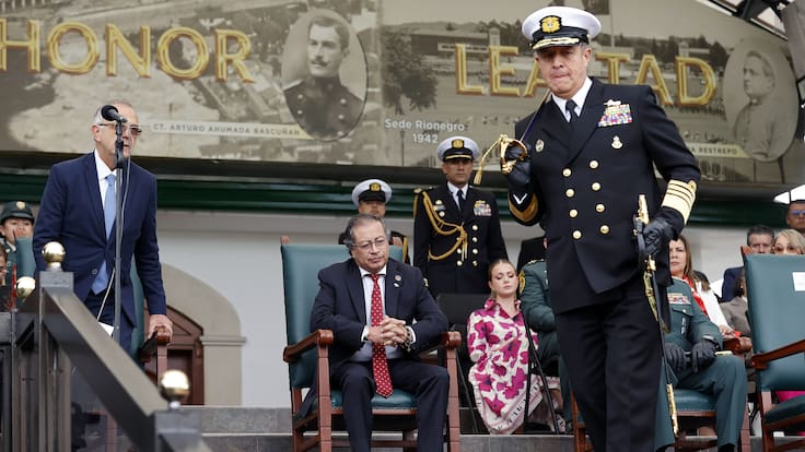 Opinómetro: el 60% opina que conducta de Petro en transmisión de mando fue inapropiada