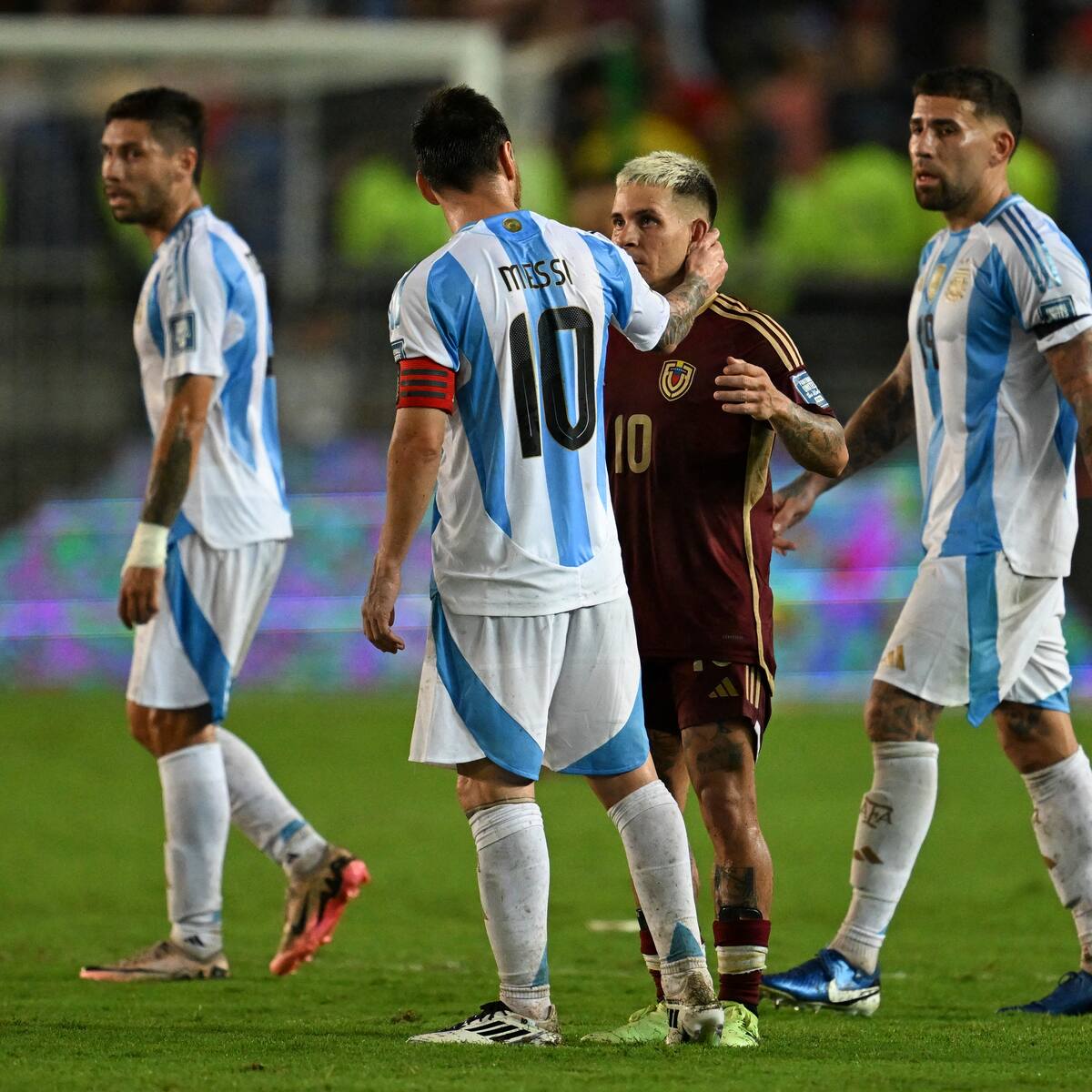 Venezuela rescata un punto valioso ante Argentina en una cancha con dificultades