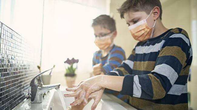 Un correcto lavado de manos puede reducir hasta en un 50 % el peligro de contagio del Coronavirus y de otras enfermedades.