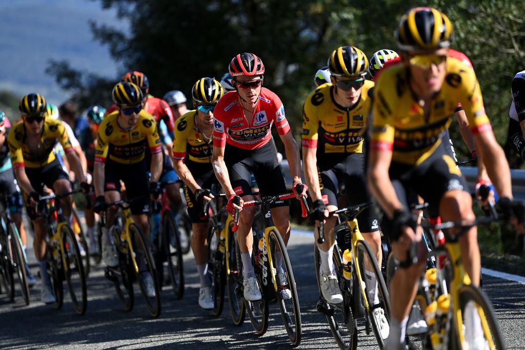 Pelotón de la Vuelta a España (Photo by Tim de Waele/Getty Images)