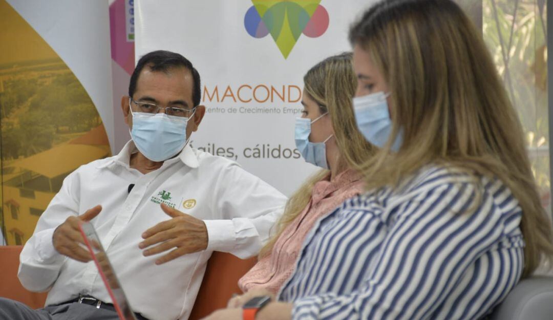 El rector de la Universidad Simión Bolívar, José Consegura, durante el lanzamiento del nuevo centro de inteligencia artificial y robótica. 