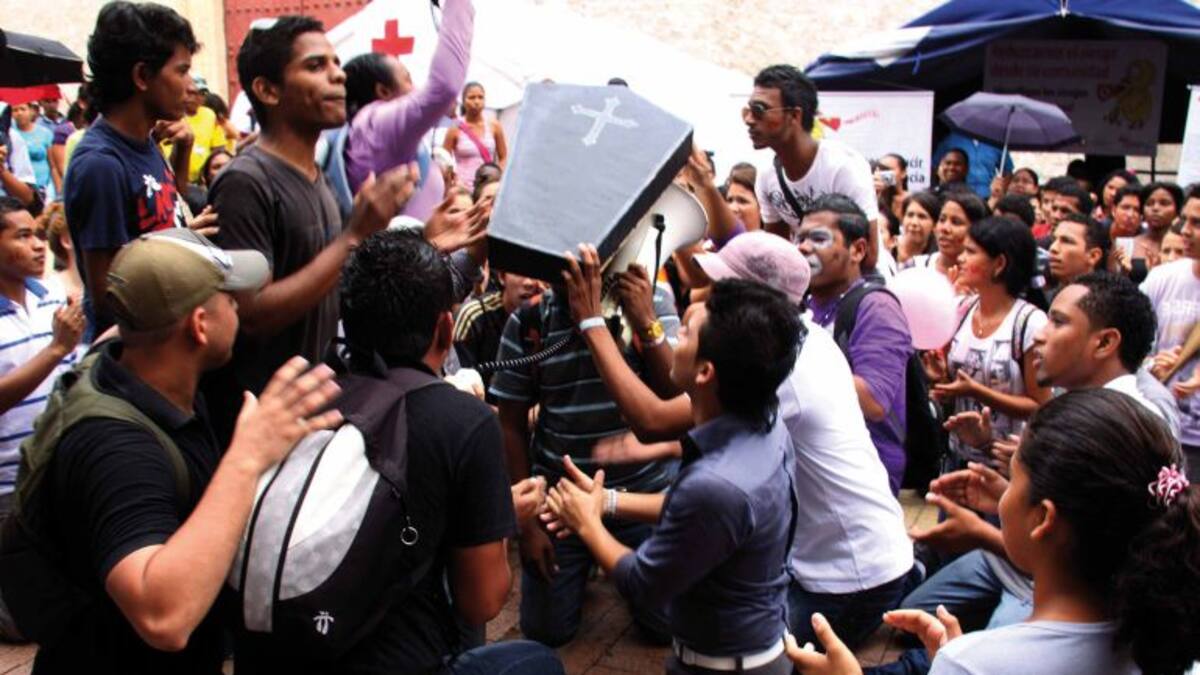 Gobernador y congresista campesino de Boyacá marcharon con universitarios