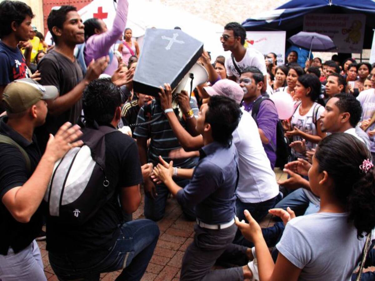 Gobernador y congresista campesino de Boyacá marcharon con universitarios