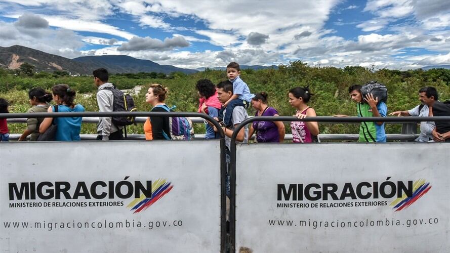 Durante 2017, cerca del 60% de los venezolanos que salieron del país manifestaron que se dirigían a destinos diferentes a Venezuela. Foto: Getty Images / Luis Acosta