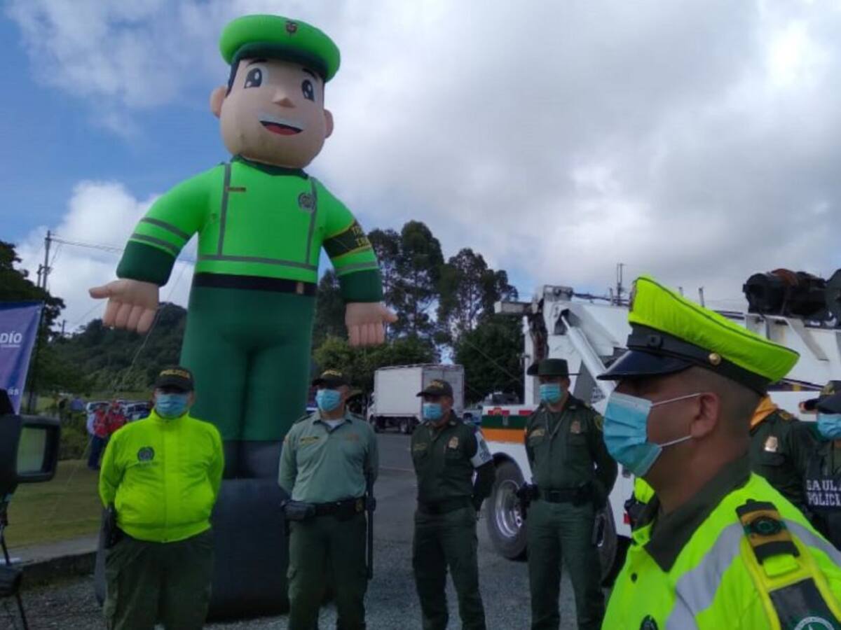 Policía de Tránsito Quindío plan especial en la vía la línea por festivo
