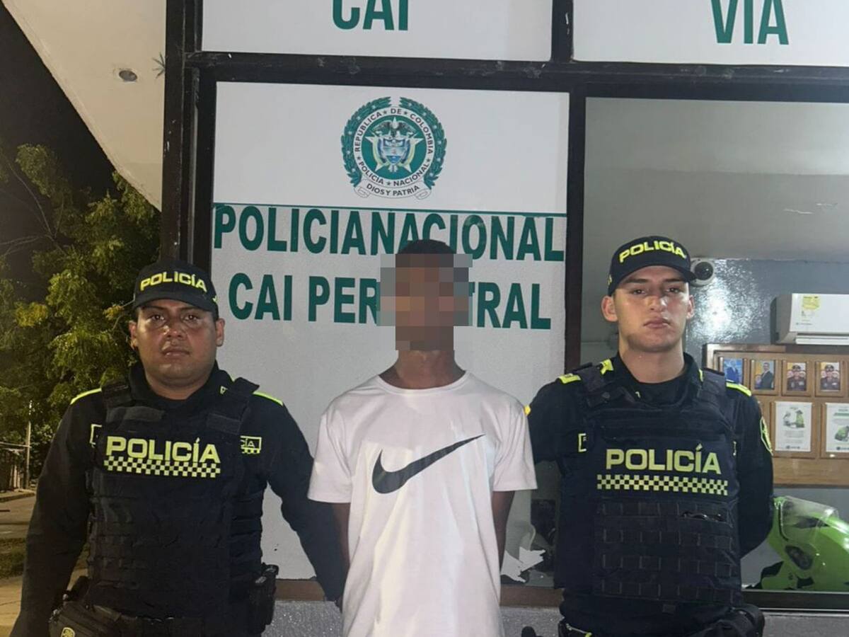 Cayó alias ‘Edwin’ con un arma de fuego ilegal en una esquina del barrio Boston de Cartagena