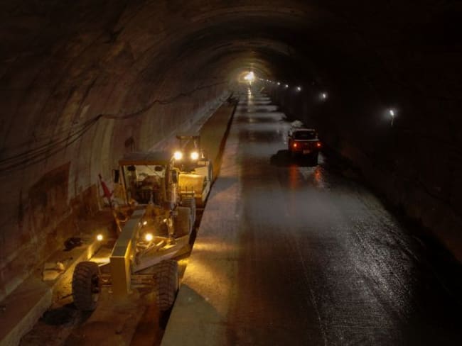 Fallas geológicas fueron reforzadas dentro del Túnel: Ministra Transporte