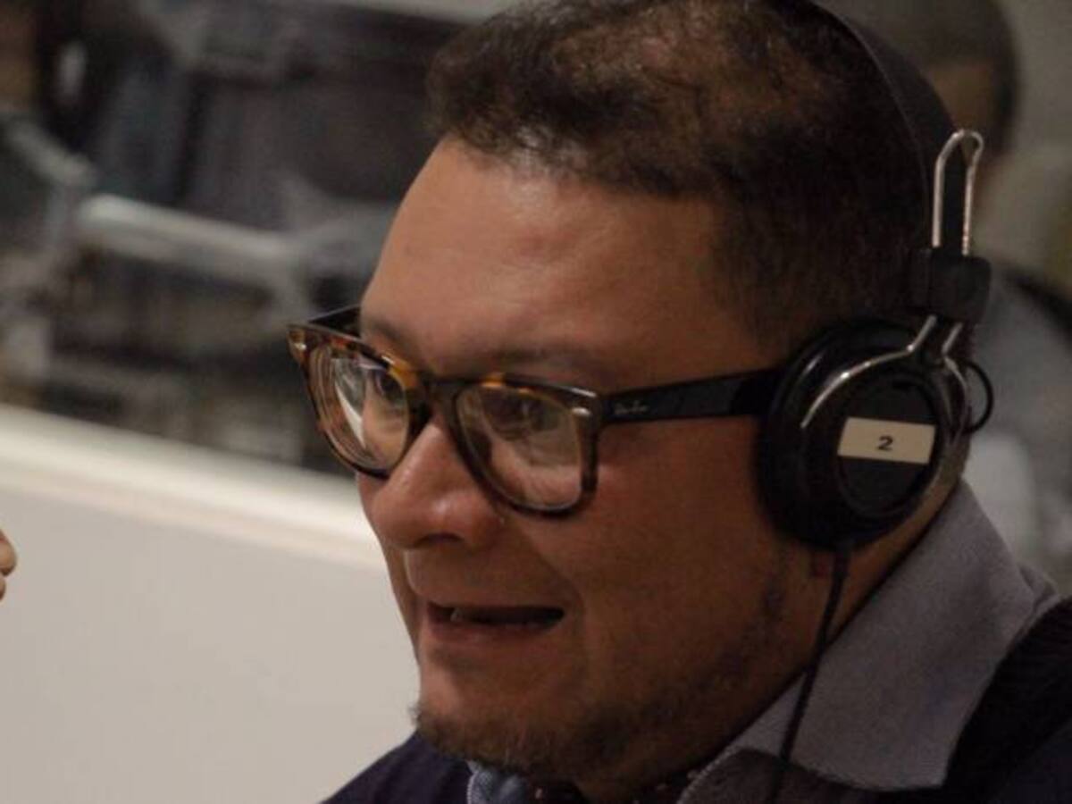 Me parece patético estar consumido por el consumo que cree que lo hace feliz a uno: Fabián Sanabria