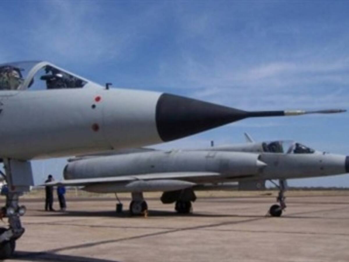 Presidente Correa anuncia que doce aviones Cheetah reforzarán la seguridad ecuatoriana