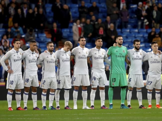 Real Madrid y Manchester United guardan minuto de silencio