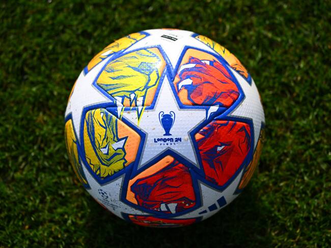 COMO, ITALY - FEBRUARY 18: Ball of Uefa Champions League in action during the FC Internazionale training session at the club's training ground Suning Training Center on February 18, 2024 in Como, Italy. (Photo by Mattia Ozbot - Inter/Inter via Getty Images)
