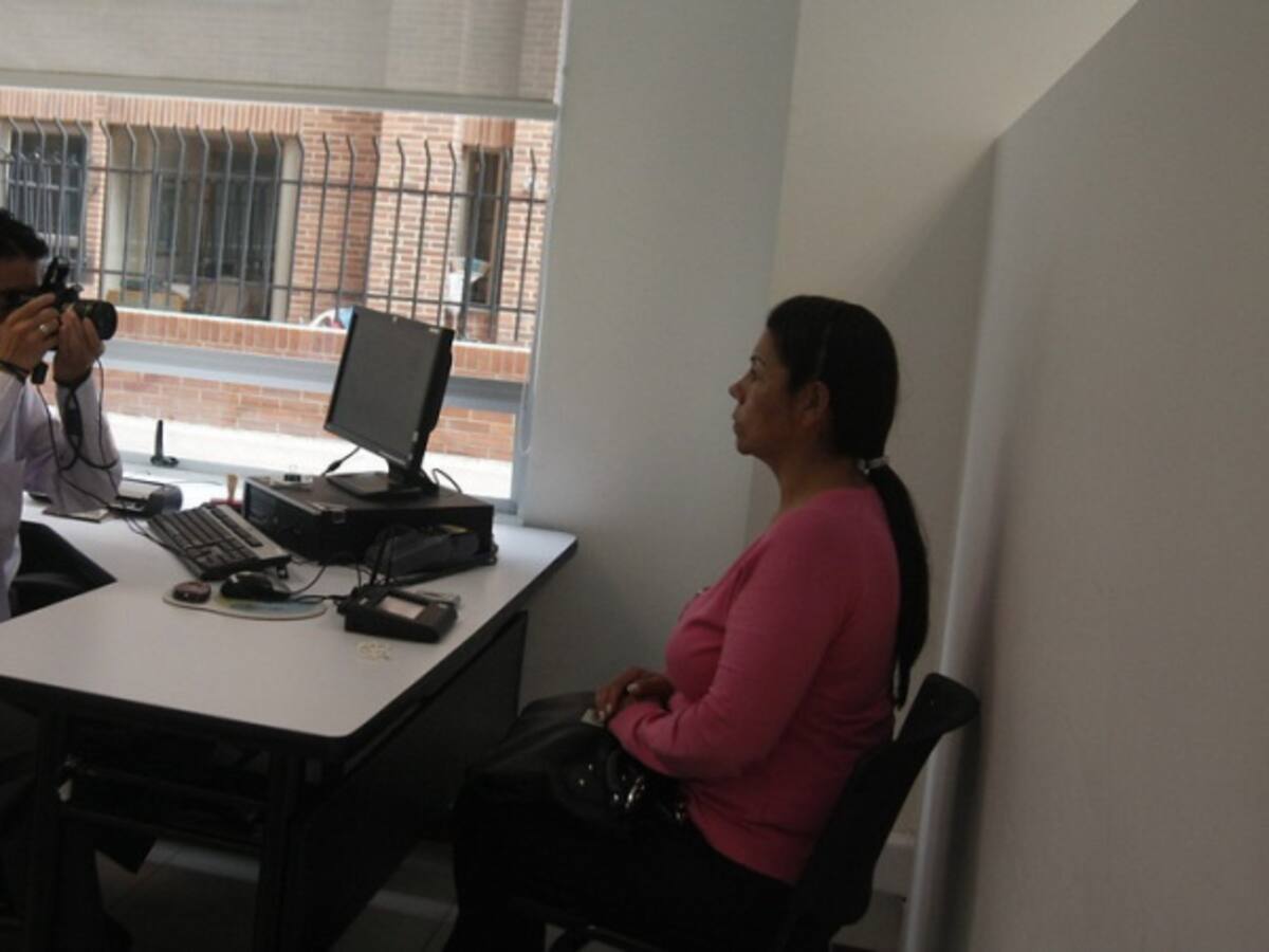 Piden bajar costos de pasaportes a colombianos en Venezuela