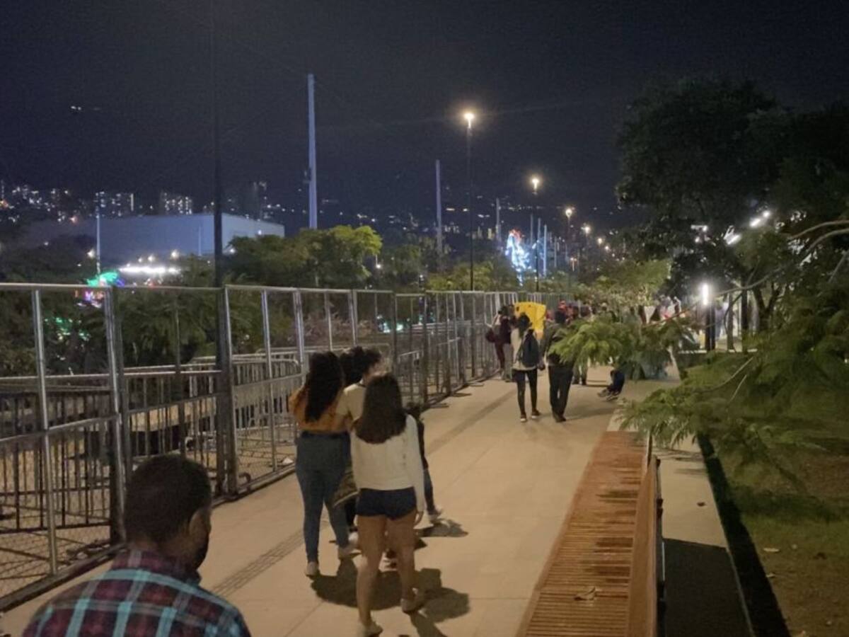 ¿Por qué no se han retirado las polémicas vallas de Parques del Río?