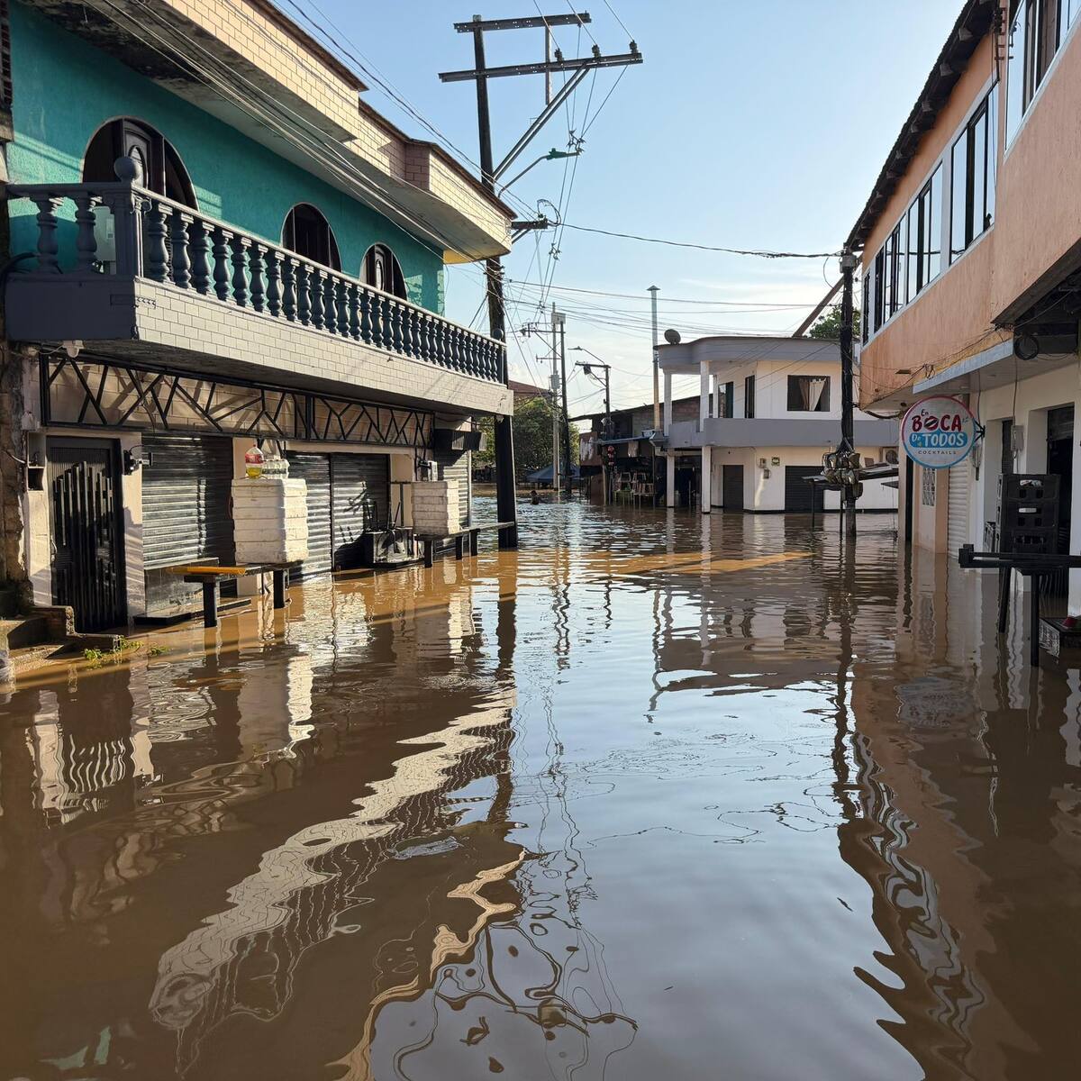 Seis sectores del municipio de Zaragoza están inundados por el desbordamiento del río Nechí