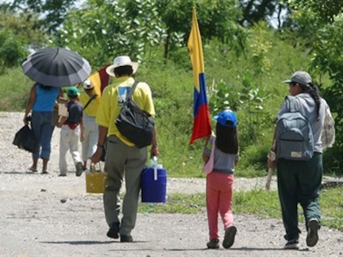 Desplazados por la guerrilla serán enviados a barrio controlado por bacrim