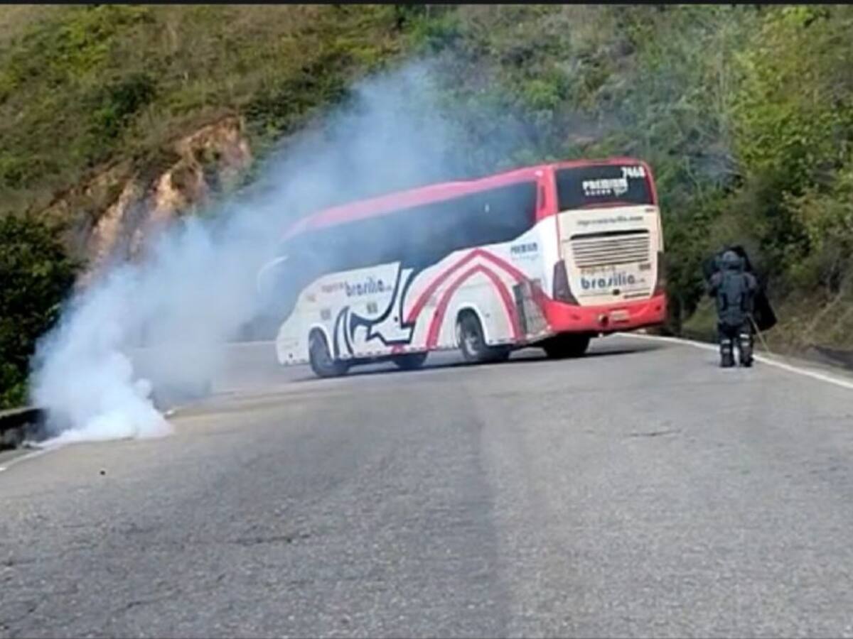 Ejército desactivó explosivo dejados en un bus en la vía Cúcuta-Ocaña