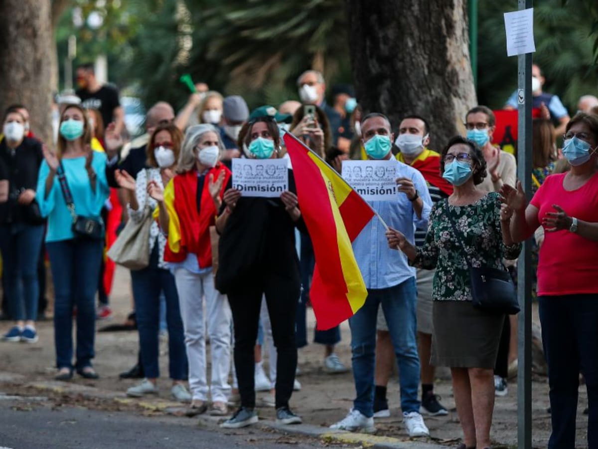 Aumentan las protestas contra restricciones por COVID-19 en el mundo